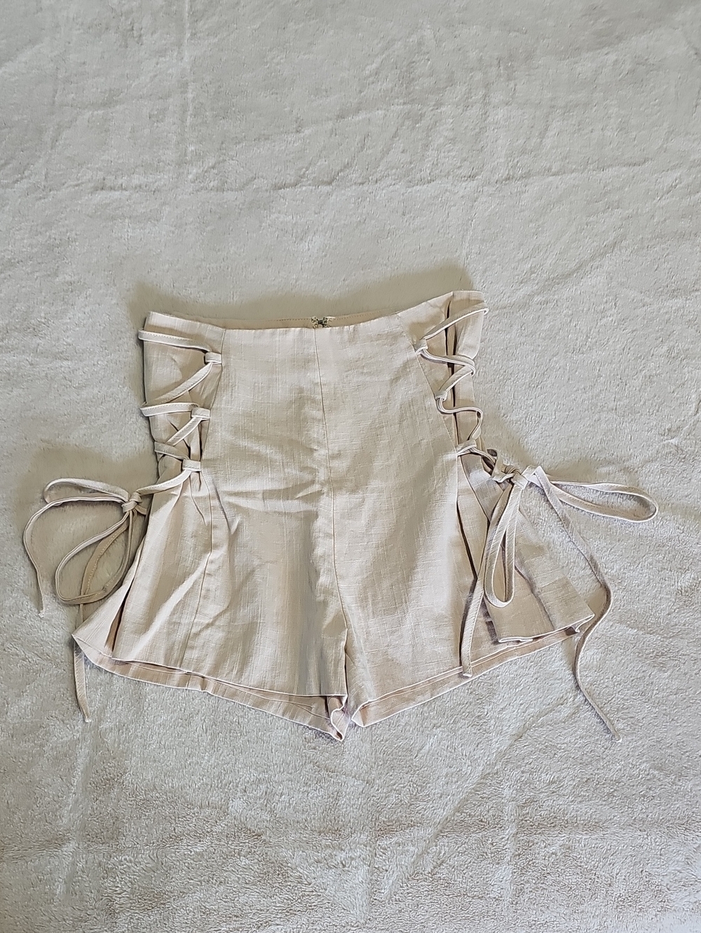 SHEIN Cream High-Waist Lace-Up Side Tie Shorts